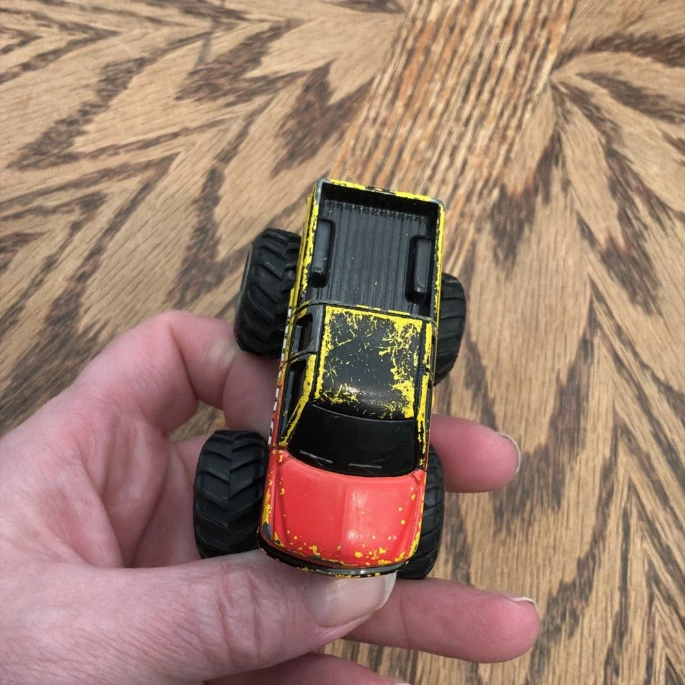 maisto tonka trucks